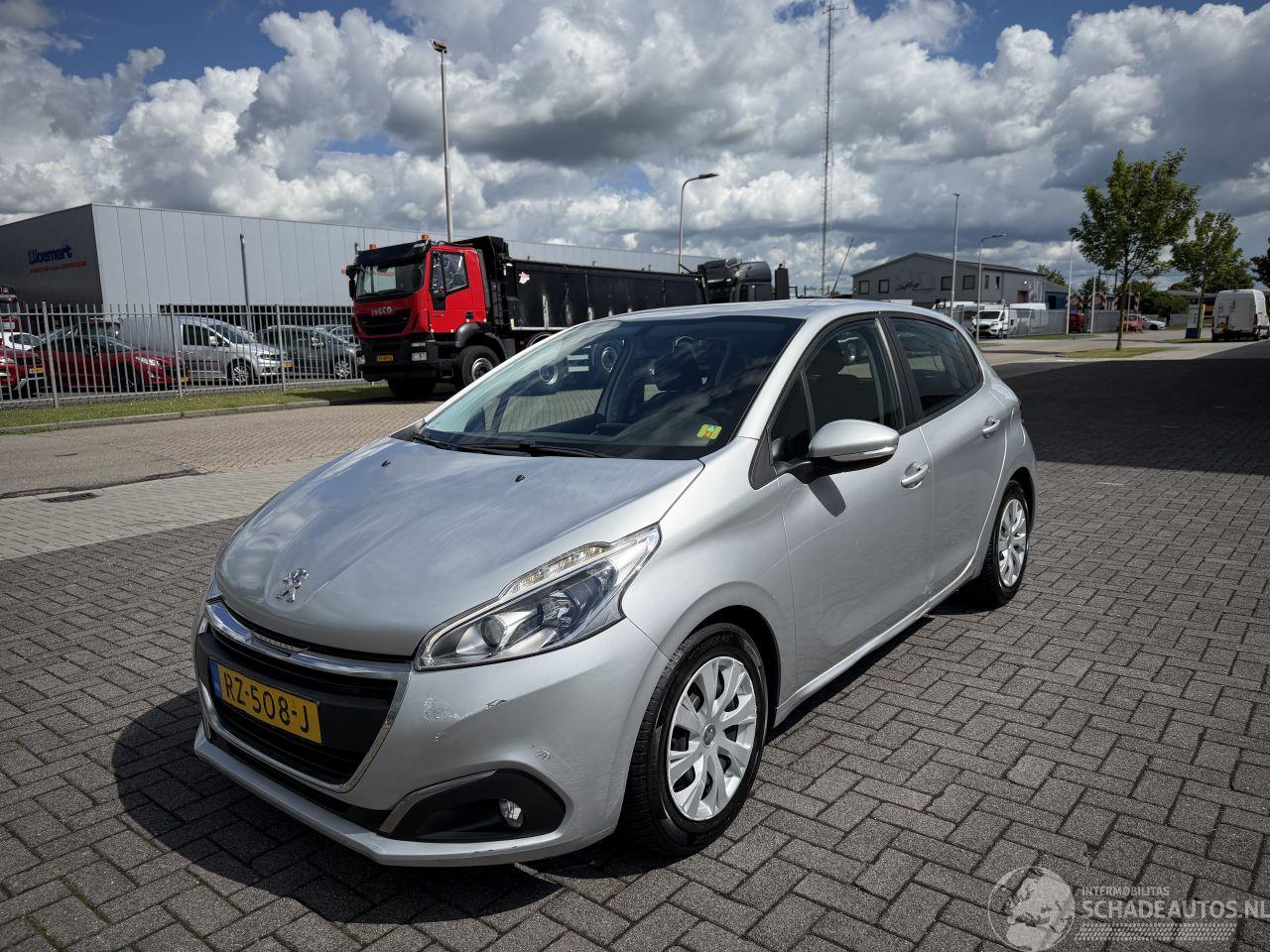 Peugeot 208 1.2 60kw Euro6 - Airco - Navi