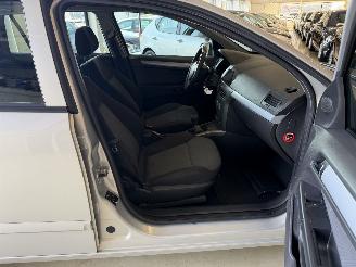 Opel Astra 1.6 77Kw AIRCO picture 18