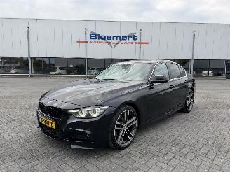 Vaurioauto  passenger cars BMW 3-serie 330i M Sort 2019/1