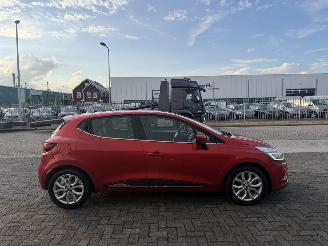 krockskadad bil auto Renault Clio 0.9 TCe Intens NAVI 2017/1