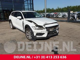 Purkuautot passenger cars Volvo V-60 V60 Cross Country II (ZZ), Combi, 2018 2.0 B5 16V Mild Hybrid Geartronic AWD 2024