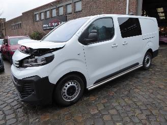 Schadeauto Peugeot Expert Long Premium 2025/2