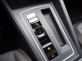 Volkswagen Golf Life picture 19