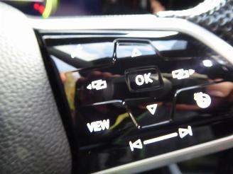 Volkswagen Golf GTD picture 16