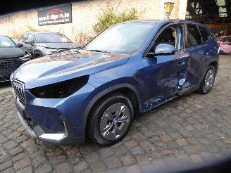 skadebil auto BMW iX1 30 xDrive 2023/9