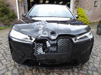 BMW iX 40 xDrive Sport picture 2