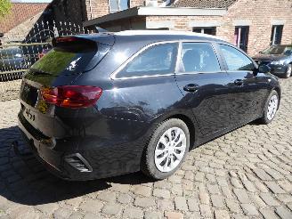 Kia Cee d Sportwagon picture 5