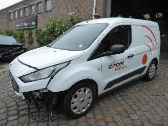 damaged passenger cars Ford Transit Connect Kasten Trend 2022/8