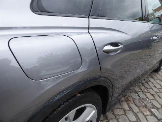 Audi Q4 45 e-tron S Line picture 10