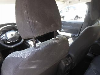 Peugeot 308 SW Active Pack picture 11