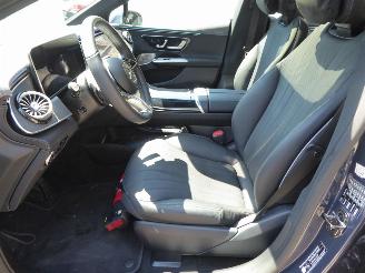Mercedes EQE 300 picture 11