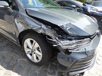 Volkswagen Golf Life picture 4