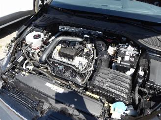 Volkswagen Golf Life picture 22