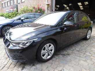 damaged passenger cars Volkswagen Golf VIII Lim. Business 2023/3