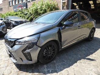 uszkodzony samochody osobowe Renault Clio V Evolution 2025/3