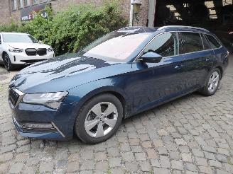 uszkodzony samochody osobowe Skoda Superb Superb Combi Style iV 2021/4