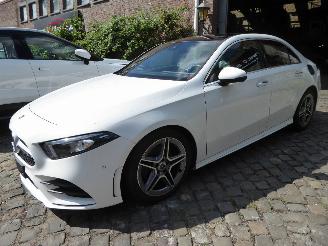 skadebil auto Mercedes A-klasse 180 d Limousine Pack AMG 2020/8