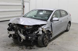 krockskadad bil auto Hyundai Ioniq  2022/7