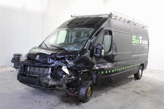 skadebil auto Peugeot Boxer  2023/11