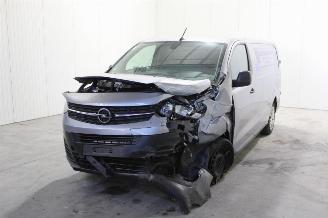 Damaged car Opel Vivaro  2021/5