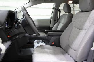 Toyota Sienna  picture 9