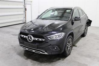 Damaged car Mercedes GLA 200 2021/4