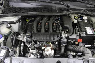 Peugeot 208  picture 14