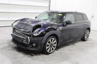 Damaged car Mini One _D_CLUBMAN 2020/7
