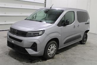 Vaurioauto  passenger cars Opel Combo  2024/6