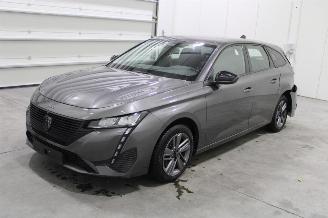 damaged passenger cars Peugeot 308  2023/6