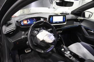 Peugeot 208  picture 9