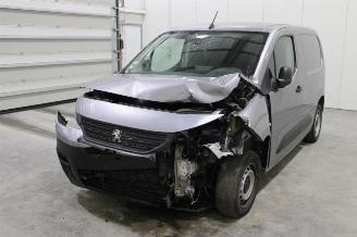 Damaged car Peugeot Partner  2021/2