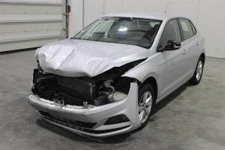 damaged passenger cars Volkswagen Polo  2018/6