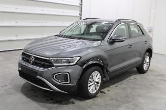 krockskadad bil auto Volkswagen T-Roc  2023/12