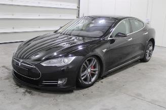 skadebil auto Tesla Model S  2014/12