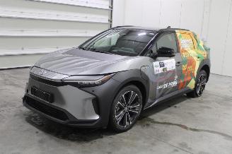 Vaurioauto  passenger cars Toyota bZ4X  2024/3