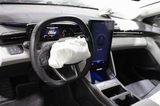 Ford Explorer  picture 10