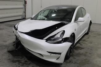 krockskadad bil auto Tesla Model 3  2020/3