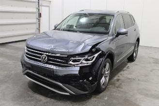 uszkodzony samochody osobowe Volkswagen Tiguan Allspace 2022/11