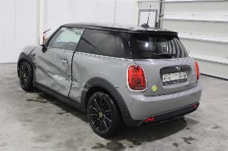 Mini Cooper SE picture 4