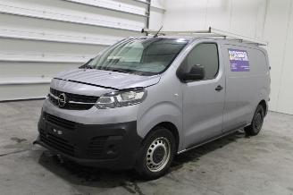 Damaged car Opel Vivaro  2022/11