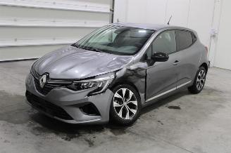 Damaged car Renault Clio  2023/5