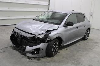krockskadad bil auto Peugeot 208  2025/5