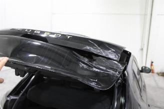 Peugeot 208  picture 23