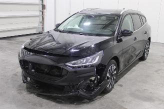 damaged passenger cars Ford Focus  2024/3