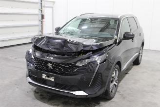 Damaged car Peugeot 5008  2022/11