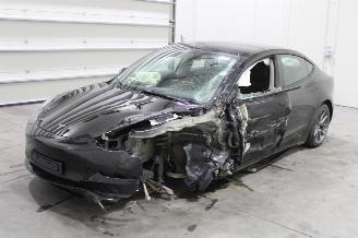 Voiture accidenté Tesla Model 3  2022/11