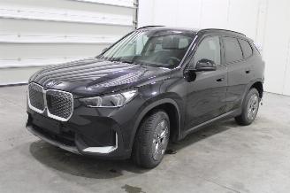 skadebil auto BMW iX1  2025/11