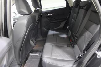 BMW iX1  picture 11
