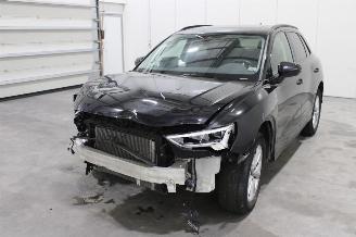 Damaged car Audi Q3  2022/8